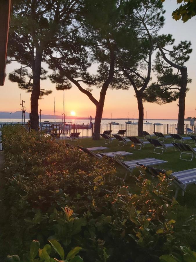 Villaggio Turistico Dei Tigli Паденге сул Гарда Екстериор снимка
