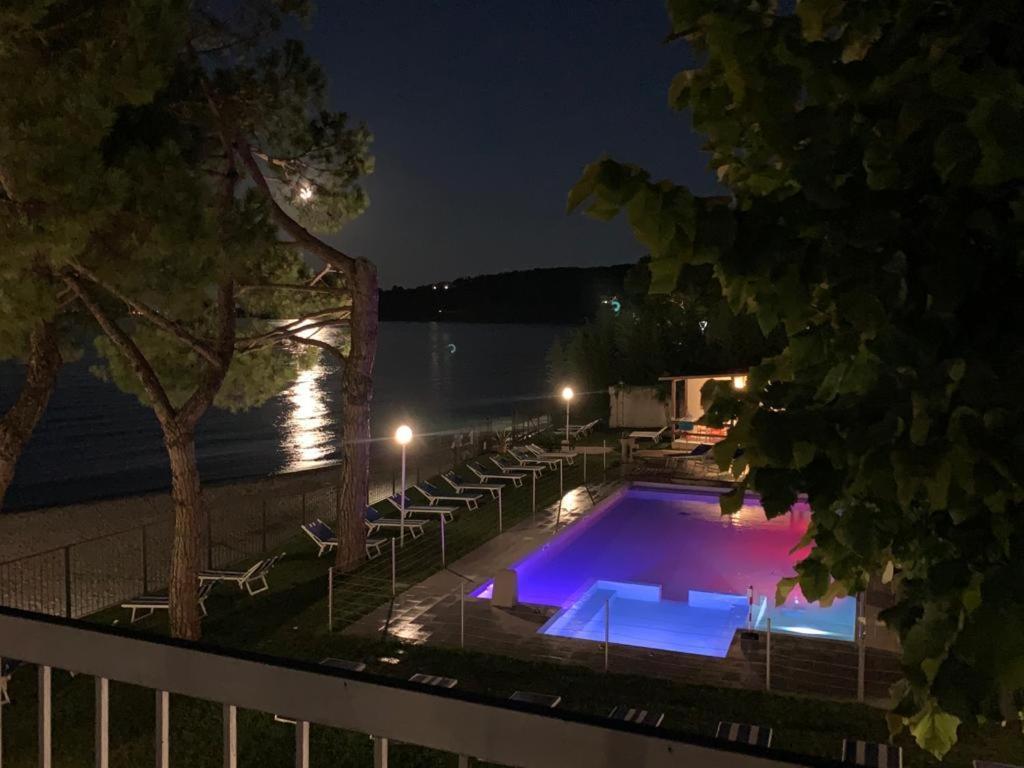 Villaggio Turistico Dei Tigli Паденге сул Гарда Екстериор снимка