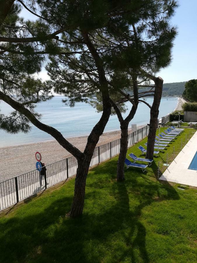 Villaggio Turistico Dei Tigli Паденге сул Гарда Екстериор снимка